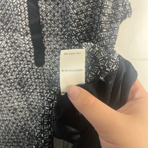 Rebecca Taylor 100% silk black white collar button blouse size 4 workwear - Picture 4 of 5